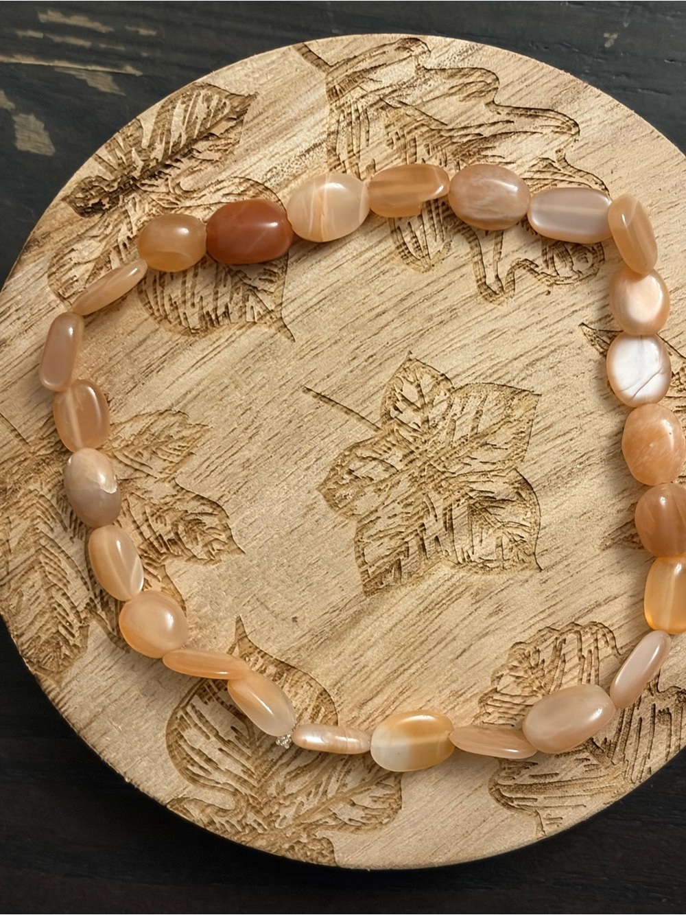 Peach Agate Stretch Bracelet - Elegant Peach & Cream Beads